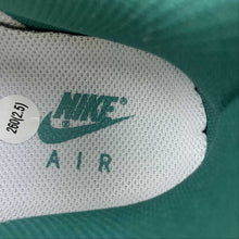 Cargar imagen en el visor de la galería, Air Force 1 Low White Dark Green Yellow AF1234-009