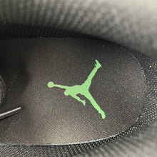 Cargar imagen en el visor de la galería, Air Jordan 1 Low Black Black Lucky Green White 553558-065