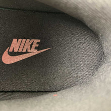 Cargar imagen en el visor de la galería, Nike Motiva Dark Purple Red Black White DV1238-004