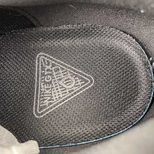 Cargar imagen en el visor de la galería, Nike Zoom Vomero 18 GTX Black Anthracite HQ7001-001
