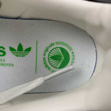 Cargar imagen en el visor de la galería, Adidas Samba Vegan Cloud White Core Black Metallic Gold FW2427