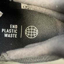 Cargar imagen en el visor de la galería, Adidas Ultraboost Light Core Black GZ5159