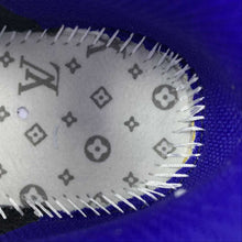 Cargar imagen en el visor de la galería, Louis Vuitton x Air Force 1 Silver Embossing 3308-6