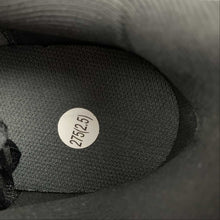 Cargar imagen en el visor de la galería, Nike Quest Black Metallic Silver AA7403-001