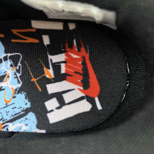 Cargar imagen en el visor de la galería, SB Dunk Low Graffiti Black Red Grey DM0108-001