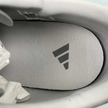 Cargar imagen en el visor de la galería, Adidas Urban Reverie Silver Metallic Clear Onix Gum5 JQ9392