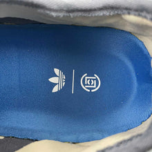 Cargar imagen en el visor de la galería, Clot x Adidas Gazelle Halo Ivory IH3144