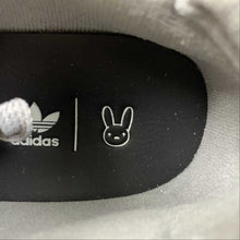 Cargar imagen en el visor de la galería, Adidas Forum Low “Last Forum” x Bad Bunny