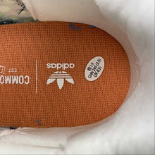 Cargar imagen en el visor de la galería, Commonwealth x Adidas ZX 500 RM Coastal Living White Tint Footwear Orchid DB3510