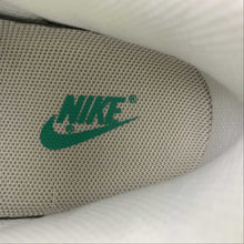 Cargar imagen en el visor de la galería, Air Force 1 07 Low BURBERRY Beige White Green Black BS9055-708