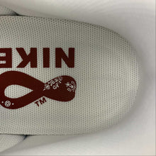 Cargar imagen en el visor de la galería, SB Dunk Low Word Cup Brown Blue Metallic Gold AT2022-688