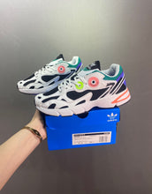 Cargar imagen en el visor de la galería, Adidas Astir White Black Acid Red GY1122