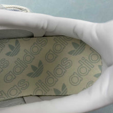 Cargar imagen en el visor de la galería, Adidas Samba OG Linen Green Cyber Metallic IG1965