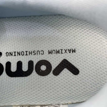 Cargar imagen en el visor de la galería, Nike Zoom Vomero PLUS White Royal Blue IM2038-040