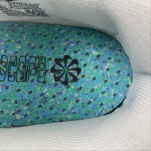 Cargar imagen en el visor de la galería, Air Max 90 Terrascape Pure Platinum Hyper Royal White DV7413-002