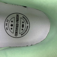 Cargar imagen en el visor de la galería, Air Force 1 07 Low LV8 Enamel Green Alpha Orange Sail DO9801-300