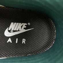 Cargar imagen en el visor de la galería, Air Force 1 Low Sail Green FD9063-163