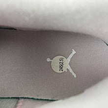Cargar imagen en el visor de la galería, Air Jordan Stadium 90 White Pink Ice Blue HQ1193-141