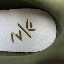 Cargar imagen en el visor de la galería, Zoom Fly 5 Olive Green Black-White DM8968-301