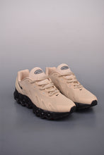 Cargar imagen en el visor de la galería, Air Max Dn8 Light British Tan FQ7860-033