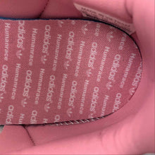 Cargar imagen en el visor de la galería, Adidas Samba Pharrell Humanrace Aluminium Wonder Mauve ID3127