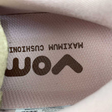 Cargar imagen en el visor de la galería, Nike Vomero Premium Particle Rose Burgundy HM5973-607