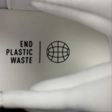 Cargar imagen en el visor de la galería, Adidas UltraBoost Light Triple White Crystal White GY9350