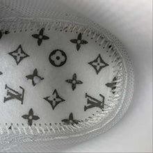Cargar imagen en el visor de la galería, Louis Vuitton x Air Force 1 White and Red Flag LD0212