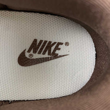 Cargar imagen en el visor de la galería, LV x SB Dunk Low Chocolate Off White FC1688-149
