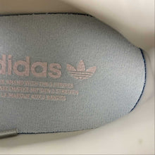 Cargar imagen en el visor de la galería, Adidas Bermuda White Panton Gum4 GY7388