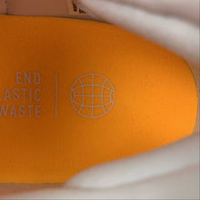 Cargar imagen en el visor de la galería, Adidas Ultraboost Light Cloud White Solar Gold Lucid Blue HQ6352