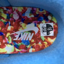 Cargar imagen en el visor de la galería, LeBron James x SB Dunk Low Fruity Pebbles White Red Blue DH8009-600