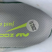 Cargar imagen en el visor de la galería, Air Zoom Pegasus 40 White Picante Red Blue Tint DV3854-102