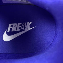 Cargar imagen en el visor de la galería, Zoom Freak 4 EP Loyal Blue White DJ6149-400