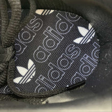Cargar imagen en el visor de la galería, Adidas Handball Spezial Black White Gum IE3402