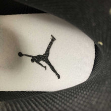 Cargar imagen en el visor de la galería, Air Jordan 1 Mid White Black DQ8426-132