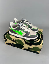 Cargar imagen en el visor de la galería, BAPE Sk8 STA Dark Grey Beige Green