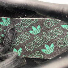 Cargar imagen en el visor de la galería, Adidas Samba LT Core Black Lucid Blue Gold Metallic JS3930