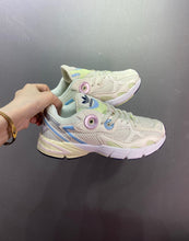 Cargar imagen en el visor de la galería, Adidas Astir Off White Clear Sky GZ4331