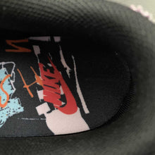 Cargar imagen en el visor de la galería, SB Dunk Low Graffiti Pink Purple Black DM0108-002