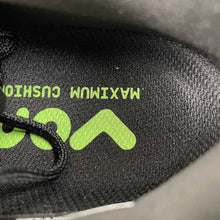 Cargar imagen en el visor de la galería, Nike Vomero Premium Black Green HQ2050-212