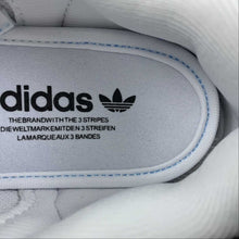 Cargar imagen en el visor de la galería, Adidas Superstar Bonega W Cloud White Core Black Gold Metallic GY5250