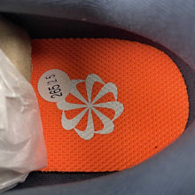 Cargar imagen en el visor de la galería, Air Winflo 11 Powder Photon Red Fire Smoke Grey FJ9509-103