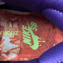 Cargar imagen en el visor de la galería, SB Dunk Low Pro Night Of Mischief Court Purple Volt Black Total Orange BQ6817-006
