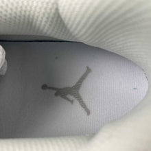 Cargar imagen en el visor de la galería, Air Jordan Legacy 312 Low White Coconut Milk HJ9199-11