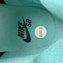 Cargar imagen en el visor de la galería, Dunk Low Pro Sb Clear Jade Clear White Black Jade 304292-030