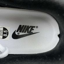 Cargar imagen en el visor de la galería, SB Dunk Low White Black Light Green DZ2794-888