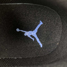 Cargar imagen en el visor de la galería, Air Jordan 1 Low Black University Blue White 553558-041