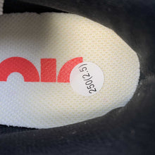 Cargar imagen en el visor de la galería, Air Winflo 9 Photon Dust Red Platinum Tint Black DD6203-009