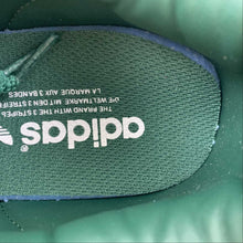 Cargar imagen en el visor de la galería, Adidas Gazelle Indoor Collegiate Green Hazy Sky Victory Gold IG9979